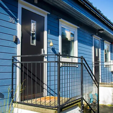 Cosy House With Sunny Terrace, Garden And Fjord View 펜션