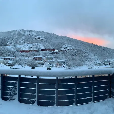 Cosy House With Sunny Terrace, Garden And Fjord View Semesterbostad Bergen