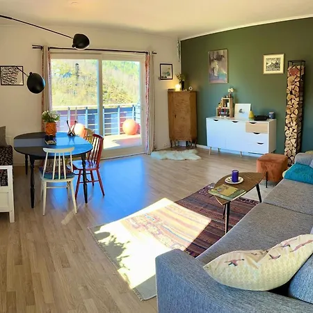 Сasa de vacaciones Cosy House With Sunny Terrace, Garden And Fjord View Bergen