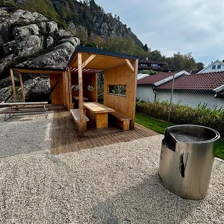 Cosy House With Sunny Terrace, Garden And Fjord View * Bergen